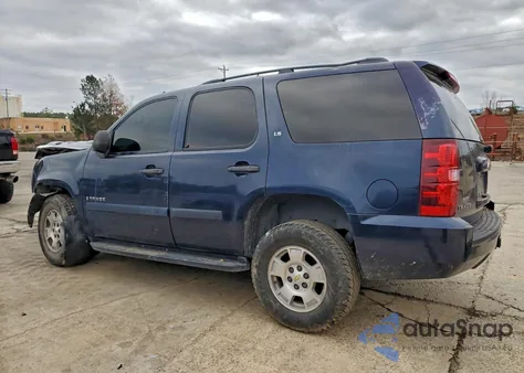 2007 Chevrolet Tahoe C1500 из США, поврежденный, VIN 1GNFC13C07R369791
